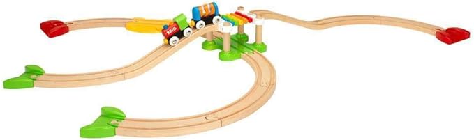 BRIO My First Railway - 33727 Beginner Pack | Engaging Wooden Toy Train Set for Toddlers Age 18 Months and Up | FSC-Certified Materials | Compatible with All My First Railway and BRIO World Toys