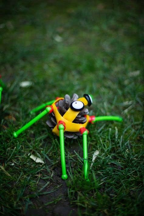 Open-Ended Educational Construction Arts and Crafts Building Toy Kit DIY Imaginative Recycling Toy-Making kit for Kids of All Ages Advanced 64 Pcs Set