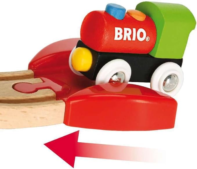 BRIO My First Railway - 33727 Beginner Pack | Engaging Wooden Toy Train Set for Toddlers Age 18 Months and Up | FSC-Certified Materials | Compatible with All My First Railway and BRIO World Toys