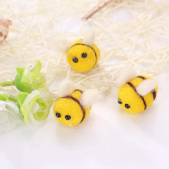 Minelife 18 Pieces Wool Felt Bee, Mini Craft Balls Bee Craft Ball Nursery for Baby Shower Nursery Tent Decoration DIY Craft