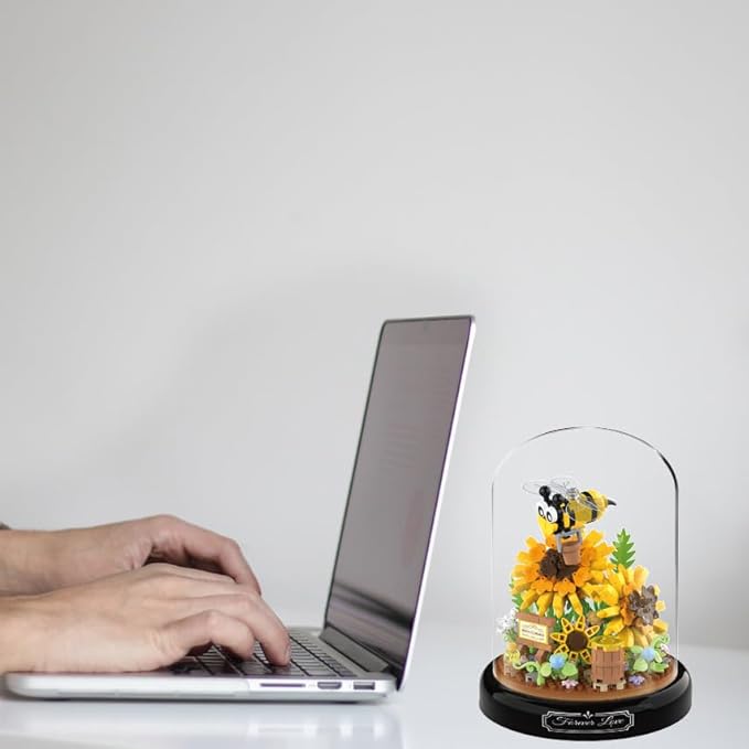 Bee Garden Building Blocks Set - 548 PCS Mini Brick Blocks with Base and Dust Cover, Artifical Flower Office Home Décor for Mother Friend Girlfriend