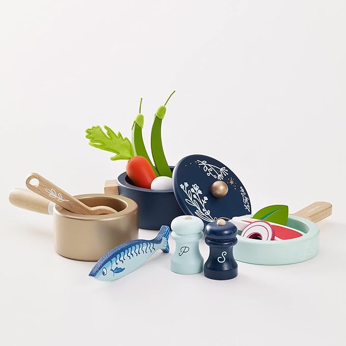 Le Toy Van - Educational Wooden Pretend Kitchen Honeybake Pots and Pans Cooking Set Play Toy | Kids Role Play Toy Kitchen Accessories (TV301)