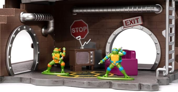 Teenage Mutant Ninja Turtles Turtle Lair Nano Scene w/ 1.65" Die-Cast Collectible Figures, Toys for Kids and Adults