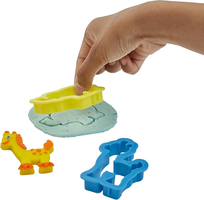 Play-Doh Grab 'n Go Activity Center, with Over 30 Tools and 10 Cans, Kids Arts and Crafts, Preschool Toys for 3 Year Old Girls and Boys and Up, Non-Toxic (Amazon Exclusive)