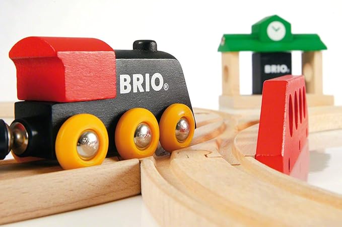 BRIO World - 33028 Classic Figure 8 Set - 22 Piece Wooden Toy Train Set with Accessories and Tracks | Enhances Creativity | Compatible Toys | FSC-Certified Wood | Perfect for Kids Age 2+