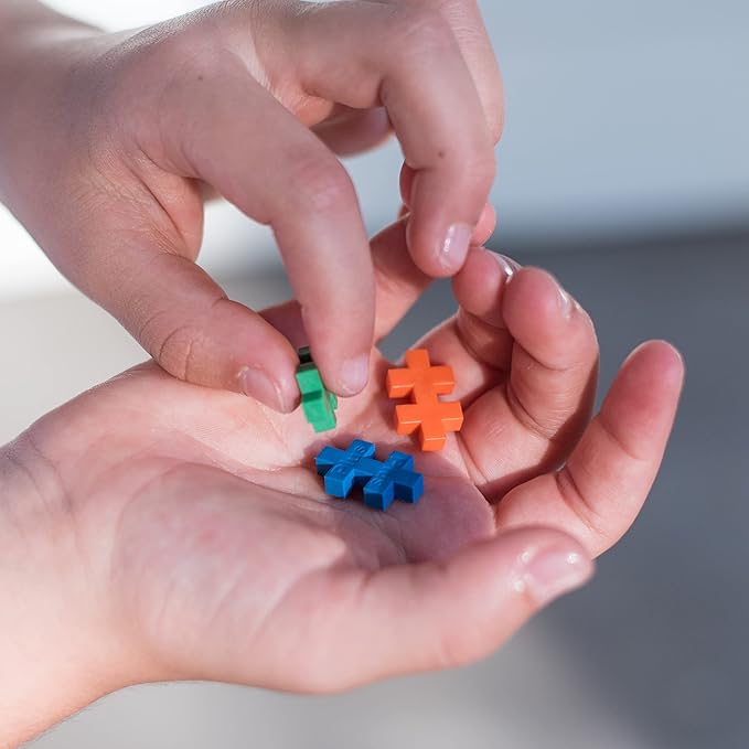 PLUS PLUS Building Set with Metal Suitcase, 3D Open Ended Stem Toy for Kids, 600 Mini Interlocking Pieces, 2 Green Baseplates