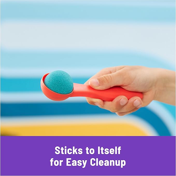 Kinetic Sand Mold n’ Flow with 1.5lbs Red & Teal Play Sand, 3 Tools, Sensory Toys for Kids Ages 3 and up