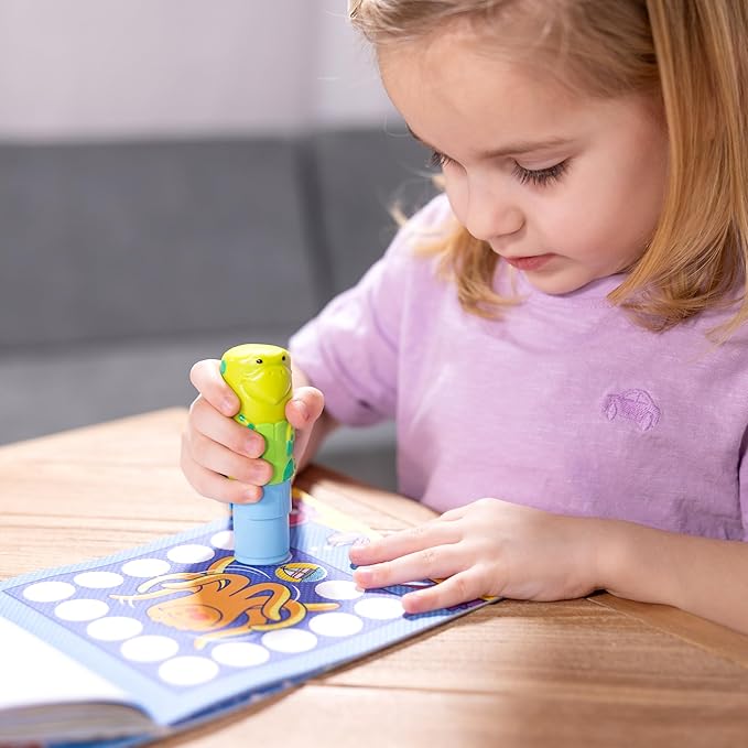 Melissa & Doug Sticker WOW!™ 24-Page Activity Pad and Sticker Stamper, 300 Stickers, Arts and Crafts Fidget Toy Collectible Character – Sea Turtle - FSC Certified