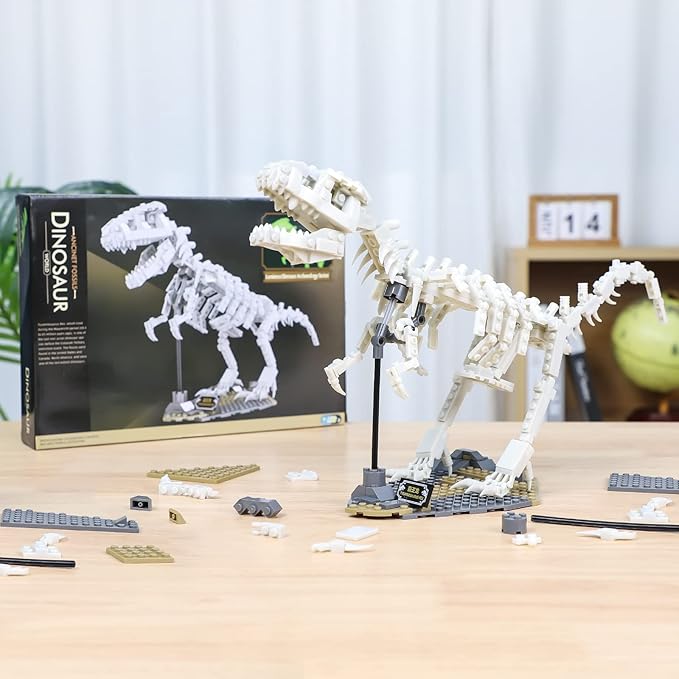 Dinosaur Building Kit,Dinosaur Park World Tyrannosaurus Fossils Creative Animal Building Toys for Boys Girls 6+,Glow in The Dark, Use Sunlight/Lights to Store Energy(435 Pieces)