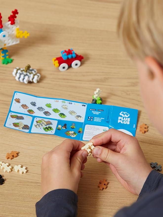 Plus Plus Christmas Advent Calendar 2024, 25 Kids Building Block Toys, Mini 3D Puzzle Kits, Fun Holiday Countdown Stem Gifts, 600 Pieces - Santa's Visit