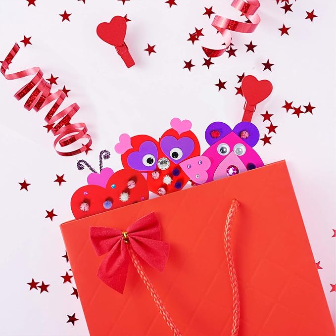 Winlyn Craft Kit, 24 Sets Valentine's Day Animal Ornaments, DIY Heart Crafts Stickers, Art Sets for Kids Party Classroom Activities Gift Exchange