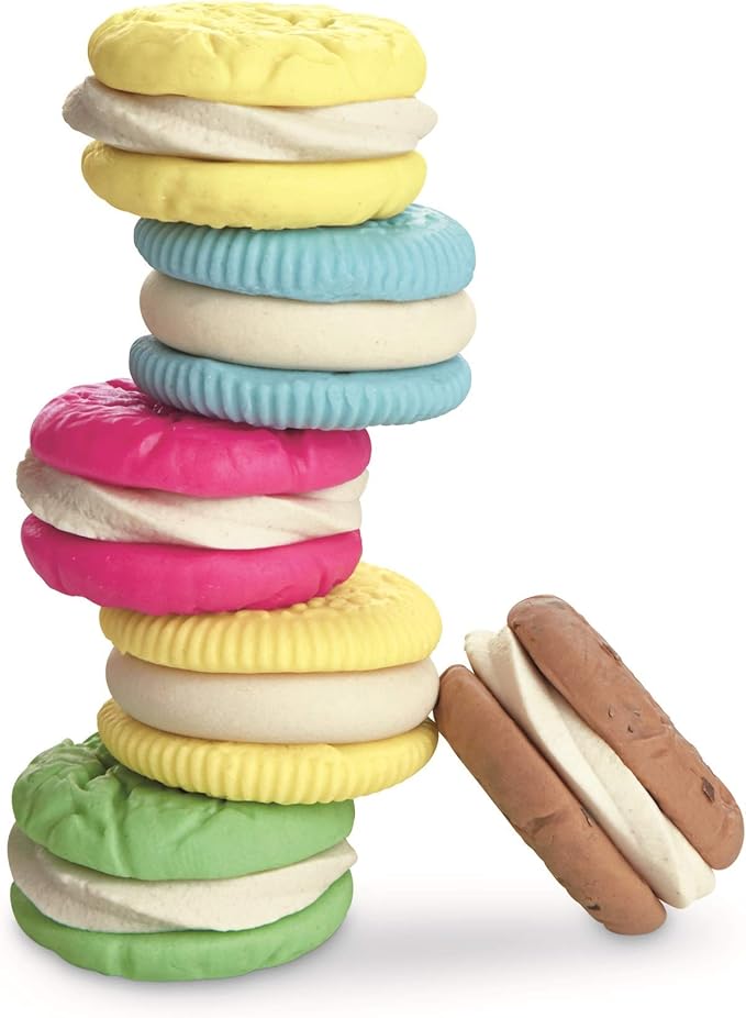Play-Doh Kitchen Creations Milk and Cookies Set with 6 Non-Toxic Colors Including Play-Doh Confetti
