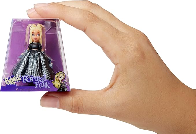 Bratz Mini Series 3 Collectible Figures by MGA's Miniverse, 2 Mini in Each Pack, Blind Packaging Doubles as Display, Y2K Nostalgia, Collectors Ages 6 7 8 9 10+