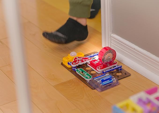 Snap Circuits® Spy Kit | 25+ Activities | STEM Educational Toy for Kids 7 +
