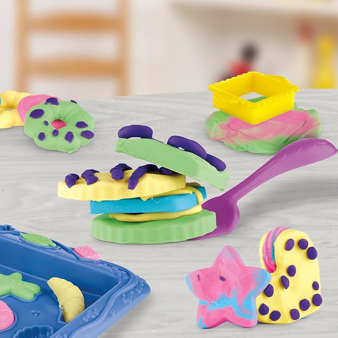 Play-Doh Kitchen Creations Cookie Creations Playset, Kids Arts & Crafts Set, Preschool Play Food Toys, Easter Gifts for Girls & Boys, Ages 3+ (Amazon Exclusive)