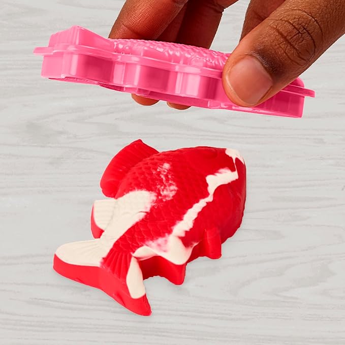 Play-Doh Bluey Goes Camping Playset with Campfire Themed Tools, Kids Arts and Crafts Toys for Girls and Boys 3 Years & Up