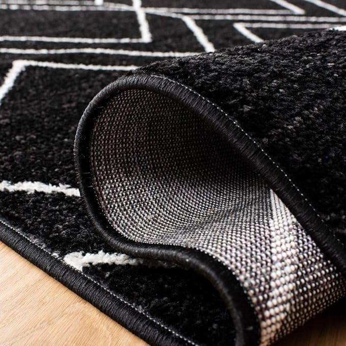 SAFAVIEH Adirondack Collection Accent Rug - 4' x 6', Black & Ivory, Modern Geometric Design, Non-Shedding & Easy Care, Ideal for High Traffic Areas in Entryway, Living Room, Bedroom (ADR241Z)