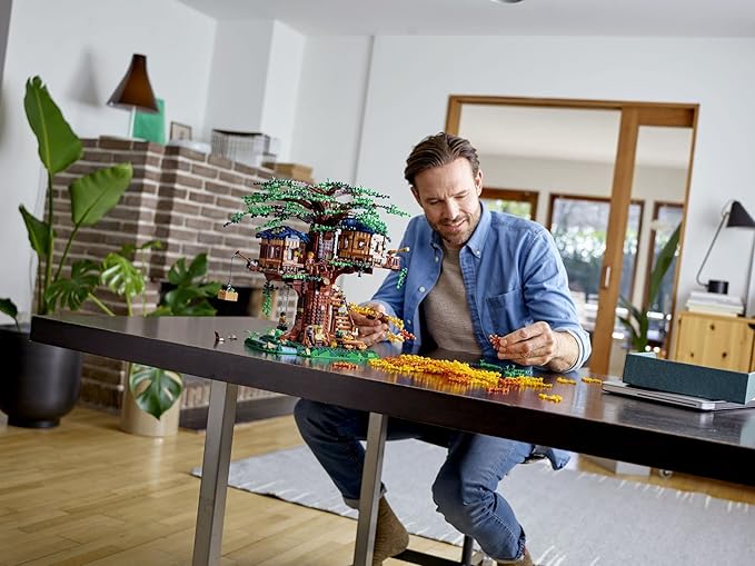 LEGO Ideas Tree House 21318, Model Construction Set for 16 Plus Year Olds with 3 Cabins, Interchangeable Leaves, Minifigures and a Bird Figure