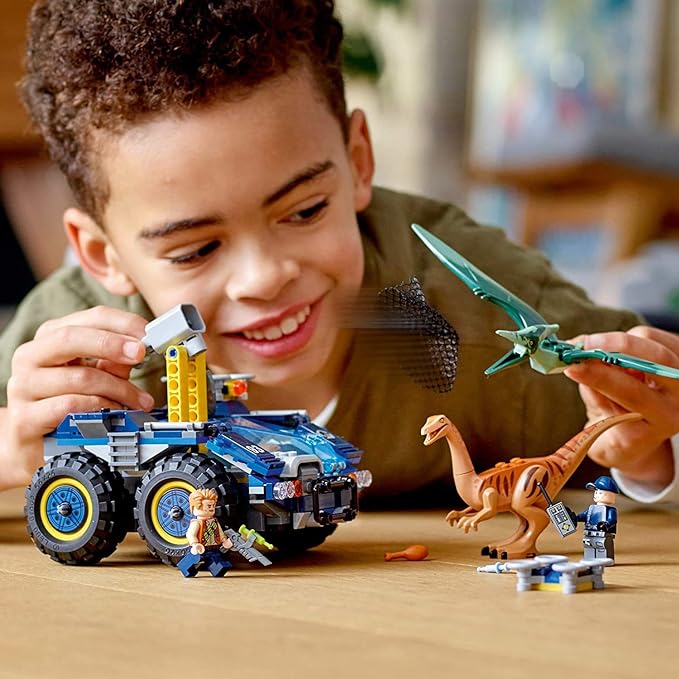 LEGO Jurassic World Gallimimus and Pteranodon Breakout 75940, Dinosaur Building Kit for Kids, Featuring Owen Grady, Claire Dearing and ACU Trooper Minifigures for Creative Play (391 Pieces)