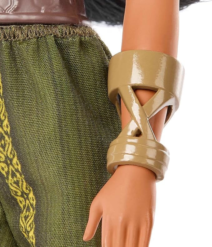 Mattel Disney Princess Toys, Raya Fashion Doll, Sparkling Look with Black Hair, Brown Eyes & Accessories, Inspired by the Movie