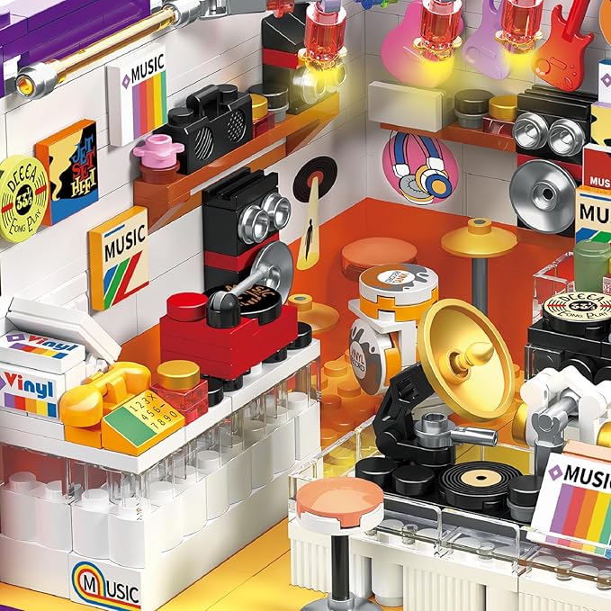 Friends House Building Block Set, Bear Record Shop Business City View Small Brick Model, Mini Construction Toy, Hobbies Christmas Birthday Gift for Teens Children Kids Boys Girls 6+, 554pcs