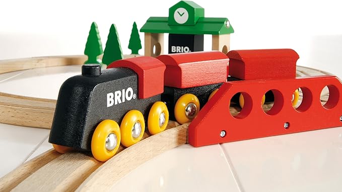 BRIO World - 33028 Classic Figure 8 Set - 22 Piece Wooden Toy Train Set with Accessories and Tracks | Enhances Creativity | Compatible Toys | FSC-Certified Wood | Perfect for Kids Age 2+