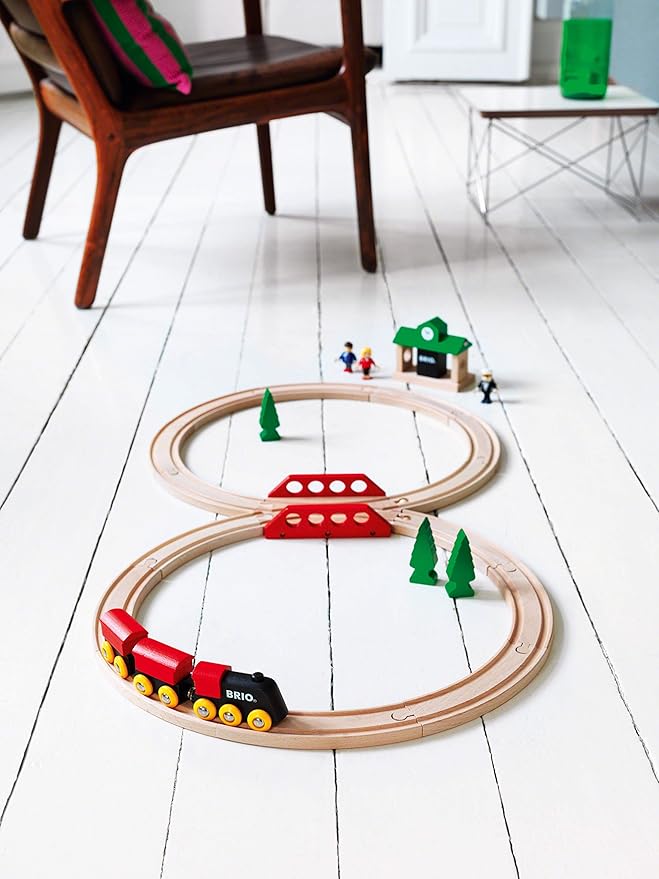 BRIO World - 33028 Classic Figure 8 Set - 22 Piece Wooden Toy Train Set with Accessories and Tracks | Enhances Creativity | Compatible Toys | FSC-Certified Wood | Perfect for Kids Age 2+
