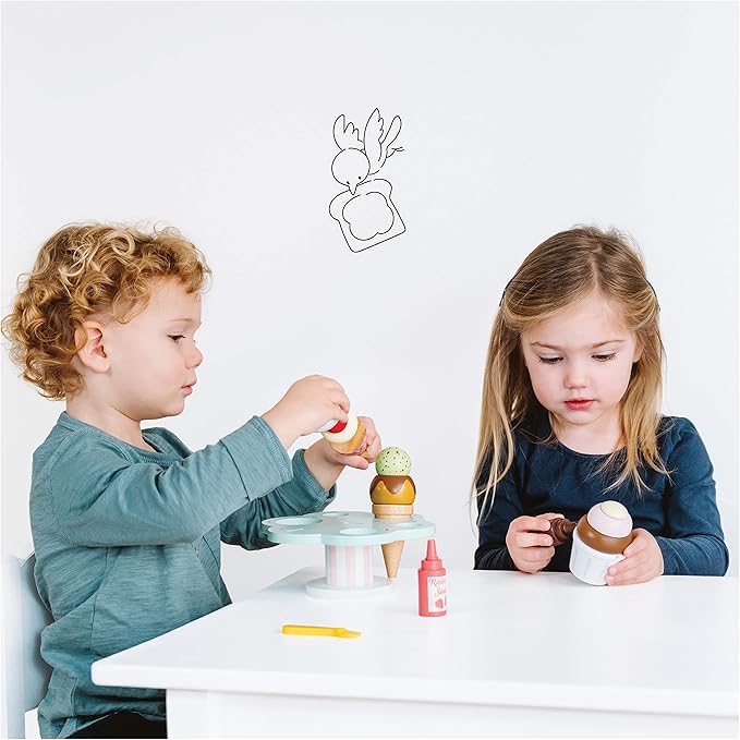 Le Toy Van - Educational Wooden Toy Honeybake Colourful Wooden Carlo's Gelato Pretend Ice Cream Toy | 12 Pieces - Great Role Play Gifts For A Boy Or Girl - 2+ Years