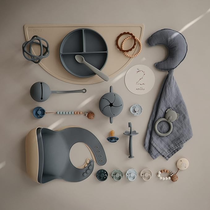 mushie Silicone Suction Plate | BPA-Free Non-Slip Design (Tradewinds)