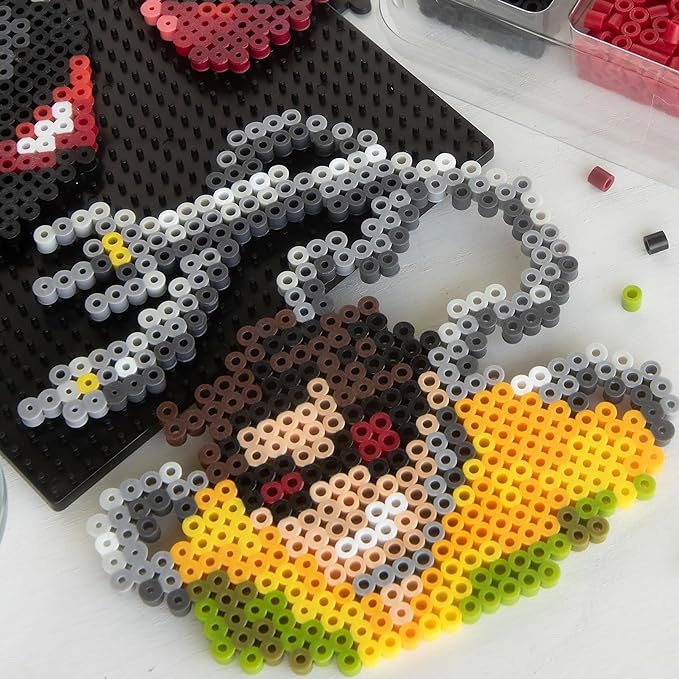 Perler Marvel's Spider-Man Deluxe Box Fused Bead Kit, 12 Unique Patterns with Pegboard, Multicolor 4453 Pieces
