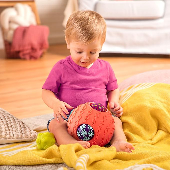 B. toys - Sensory Baby Toys Set with Textured Balls - 6-Piece Development Set Including Large Ball & 5 Small Balls with Different Textures - Educational Tactile Toys for Motor Skills, 6 Months+