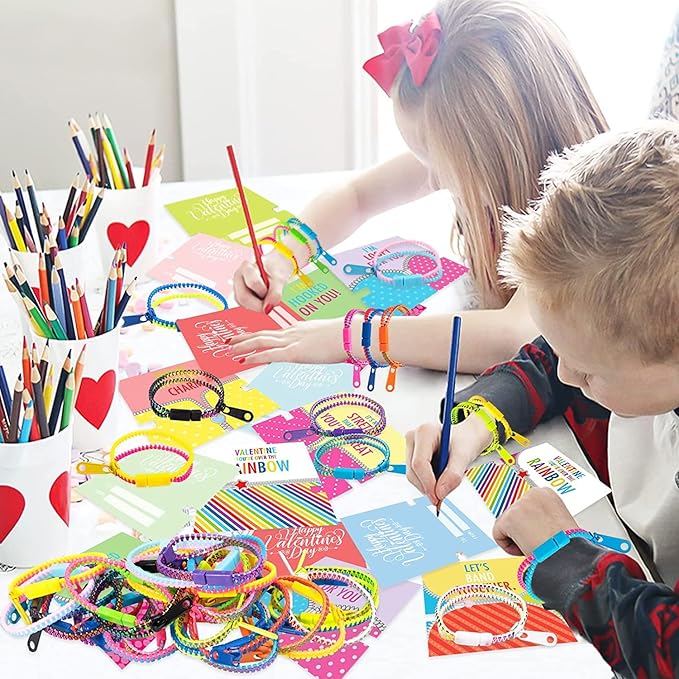 OuMuaMua 30Pcs Valentines Day Cards Gift for Kids Classroom - Valentines Cards with Fidget Zipper Bracelets Toy for Kids Valentine’s Day Classroom Exchange Valentines Party Favors