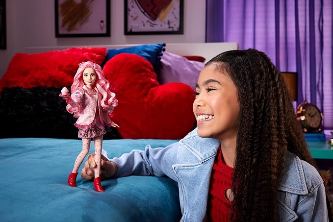 Mattel Disney Descendants: The Rise of Red Fashion Doll & Accessory, Bridget, Young Queen of Hearts with Movie-Inspired Clothes & Cupcake
