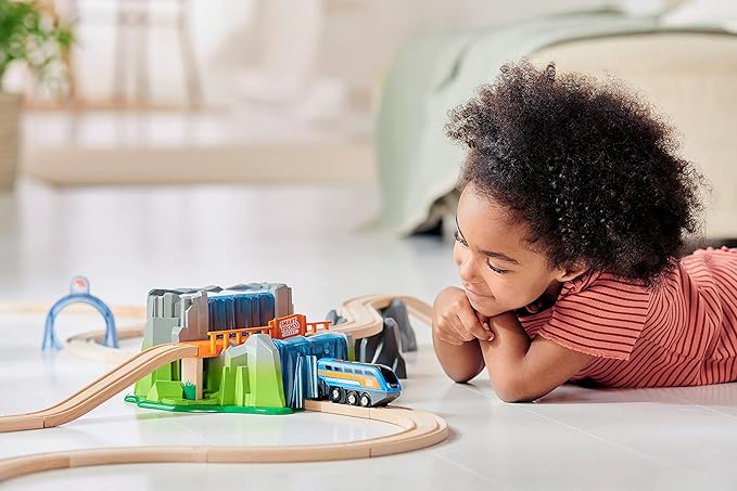 BRIO Smart Tech Sound Waterfall Tunnel - Interactive Train Set Accessory | Enhances Motor Skills | Child-Safe | FSC-Certified Wood Material