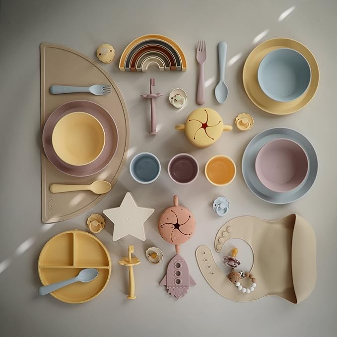 mushie Silicone Snack Cup | Spill Proof Food Container for Toddler and Baby (Powder Pink Confetti)