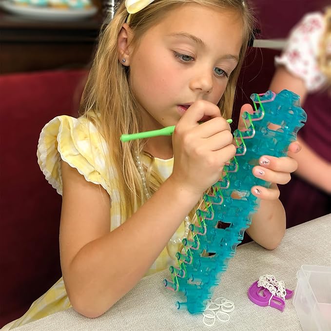 Rainbow Loom® Loomi-Pals™ Combo Set, Features 60 Cute Assorted LP Charms, The New RL2.0, Happy Looms, Hooks, Alpha & Pony Beads, 2300 Colorful Bands All in a Carrying Case forBoys and Girls 7+