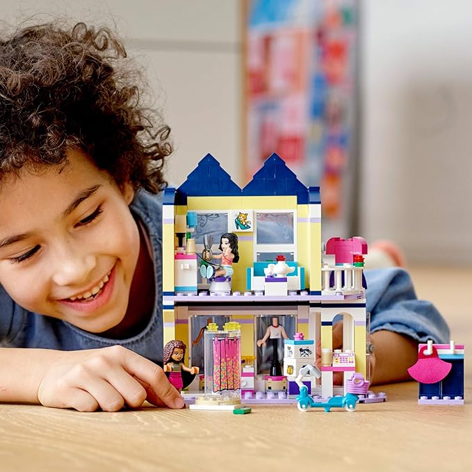 LEGO Friends Emma’s Fashion Shop 41427, Includes Friends Emma and Andrea Buildable Mini-Doll Figures and a Range of Fashion Accessories to Inspire Hours of Creative Fun (343 Pieces)