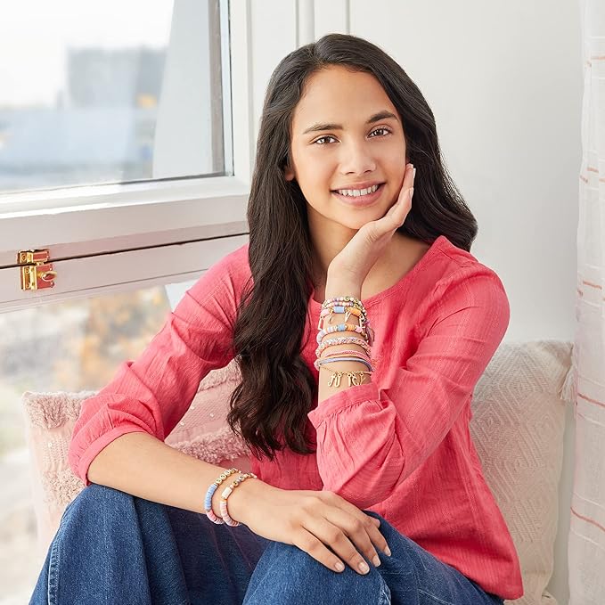 Make It Real - Juicy Couture Love Letters Bracelet Making Kit - Kids Jewelry Making Kit - DIY Charm Bracelet Making Kit for Girls - Friendship Bracelets with Flat Clay Beads for Girls 8-10-12-14