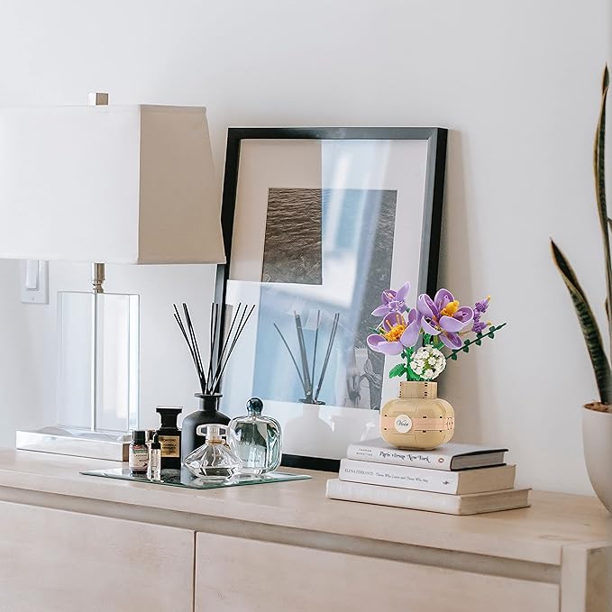 Purple Flower Bouquet Building Blocks Set Violet with Vase for Friends (Adults or Kids Age of 8+) Mini Bricks Botanical Collection Bonsai Tree Plants Ornament Sets for Girls or Women 539PCS