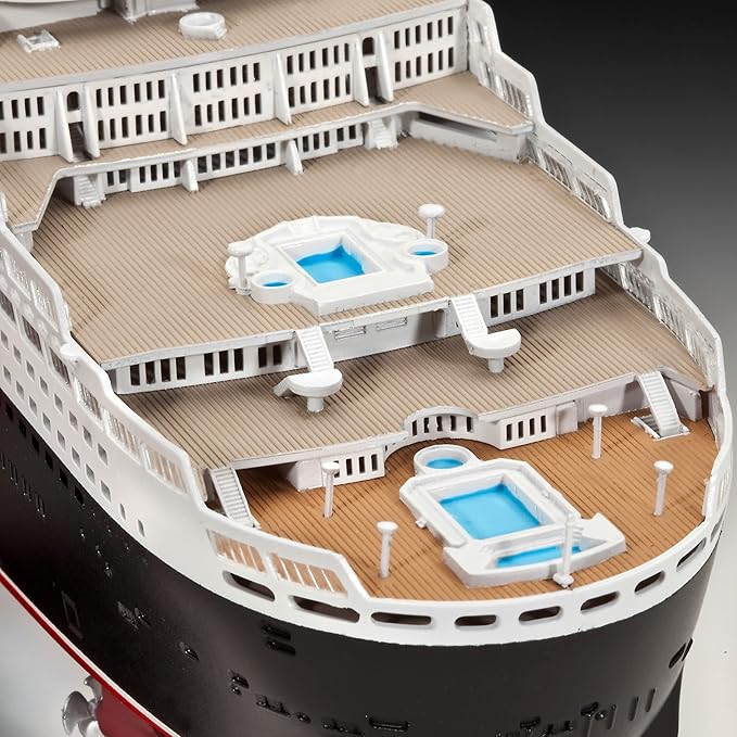 Revell 05231 Ocean Liner Queen Mary 2 1:700 Scale Unbuilt/Unpainted Plastic Model Kit