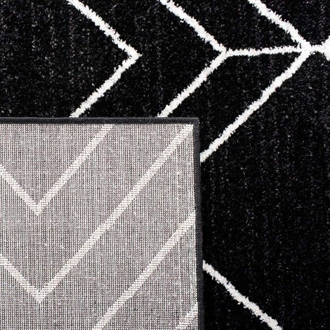 SAFAVIEH Adirondack Collection Accent Rug - 3' x 5', Black & Ivory, Modern Geometric Design, Non-Shedding & Easy Care, Ideal for High Traffic Areas in Entryway, Living Room, Bedroom (ADR241Z)