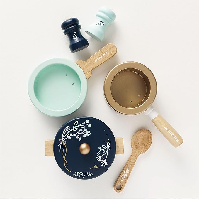 Le Toy Van - Educational Wooden Pretend Kitchen Honeybake Pots and Pans Cooking Set Play Toy | Kids Role Play Toy Kitchen Accessories (TV301)
