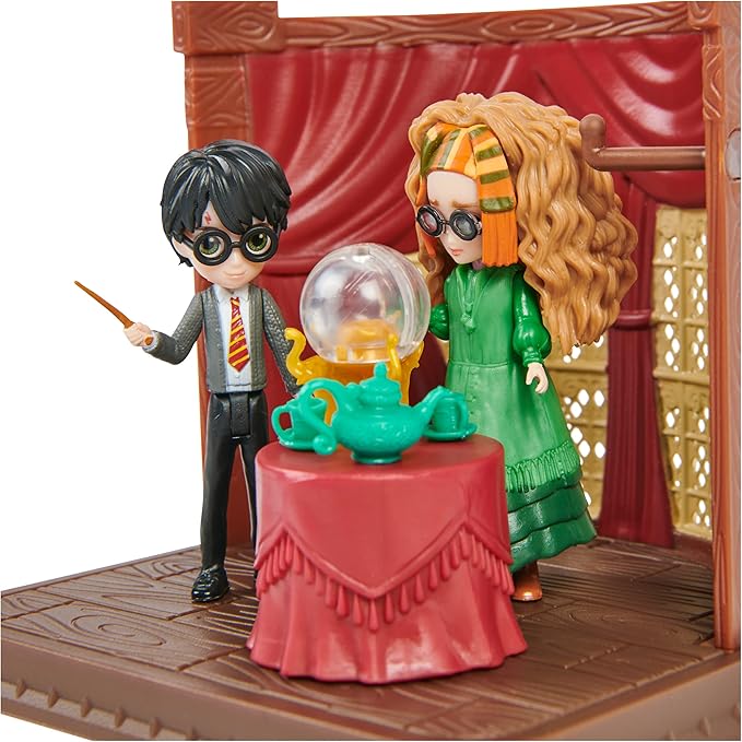 Wizarding World Harry Potter, Magical Minis Hogwarts Divination Classroom, 2 Exclusive Figures and 6 Accessories, Kids Toys for Ages 6 and up