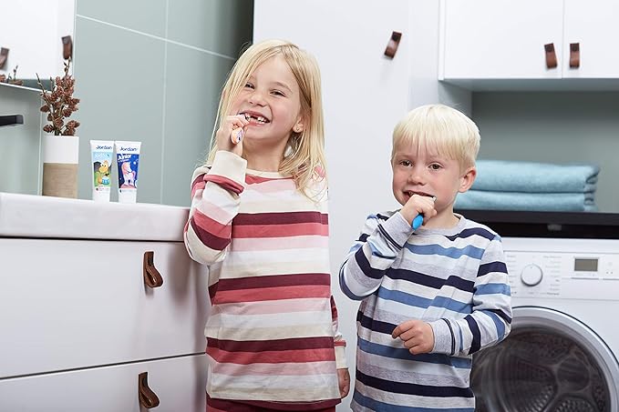 Jordan* Step 2 Kids Toothbrush, 3-5 Years, Soft Bristles, BPA Free (4 Pack) Blue & Green