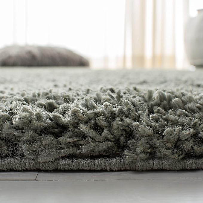 SAFAVIEH Royal Shag Collection Runner Rug - 2'2" x 8', Green, Non-Shedding & Easy Care, 2-inch Thick Ideal for High Traffic Areas in Living Room, Bedroom (RYG115Y)