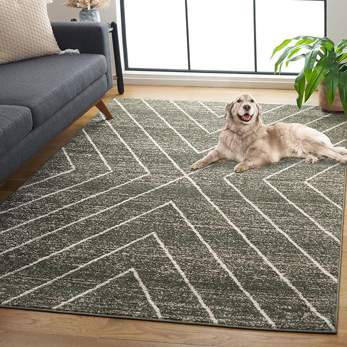 SAFAVIEH Adirondack Collection Runner Rug - 2'6" x 8', Green & Ivory, Geometric Design, Ideal for High Traffic Areas in Entryway, Kitchen & Bathroom (ADR251X-28)
