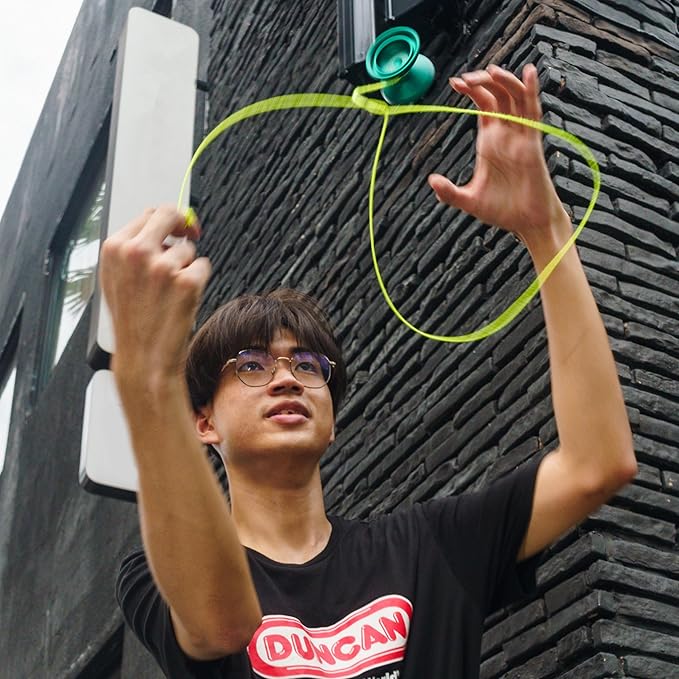 Duncan Toys Windrunner Yo-Yo [Red with Blue and Gold Splash] - Unresponsive Pro Level Aluminum Yo-Yo with Double Rim, Concave Bearing, SG Sticker Response