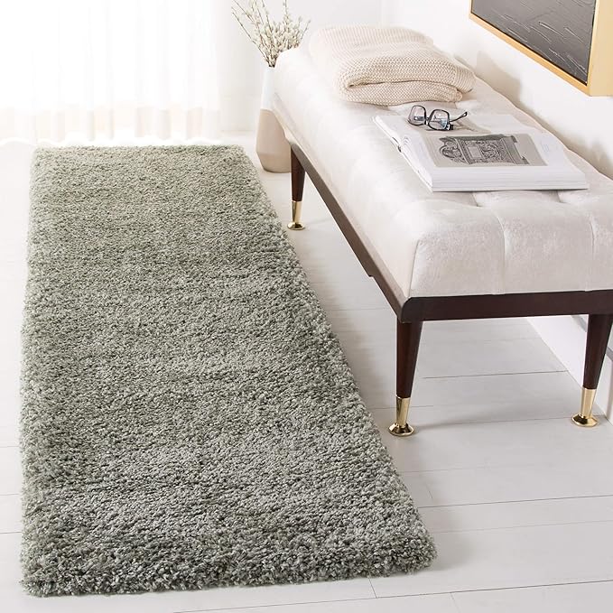 SAFAVIEH Royal Shag Collection Runner Rug - 2'2" x 8', Green, Non-Shedding & Easy Care, 2-inch Thick Ideal for High Traffic Areas in Living Room, Bedroom (RYG115Y)