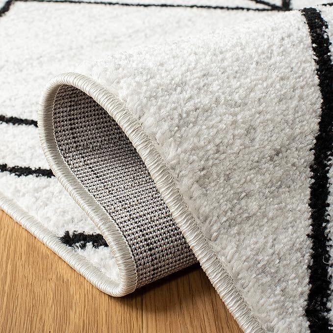 SAFAVIEH Adirondack Collection Runner Rug - 2'6" x 6', Light Grey & Black, Modern Geometric Design, Non-Shedding & Easy Care, Ideal for High Traffic Areas in Living Room, Bedroom (ADR241F)