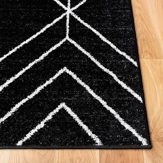 SAFAVIEH Adirondack Collection Runner Rug - 2'6" x 6', Black & Ivory, Modern Geometric Design, Non-Shedding & Easy Care, Ideal for High Traffic Areas in Living Room, Bedroom (ADR241Z)